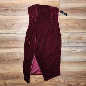 Lulu's Strapless Velvet Midi Dress in Burgundy